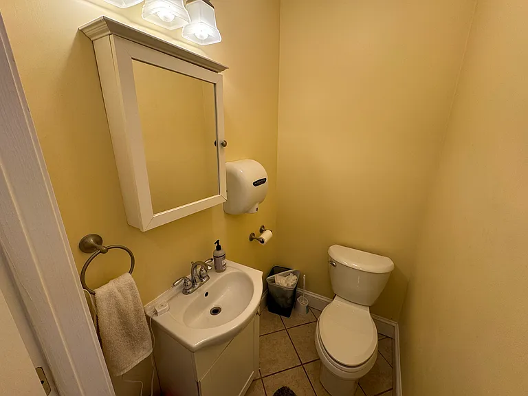 208 Holland St — Photo 18