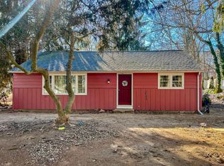 7 Menunketesuck Dr, Clinton, CT 06413