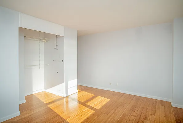 Sold by Azbel Real Estate, Inc. | media 7