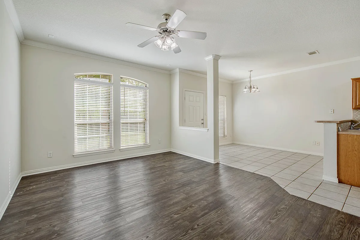 Building Photo - 1001 Krenek Tap Rd #702