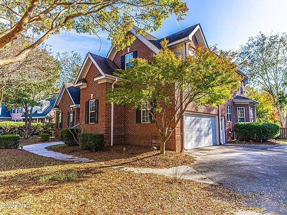 3rd image of 5032 Crown Point Lane