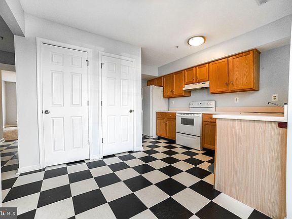 3rd image of 21086 Jenna Ct