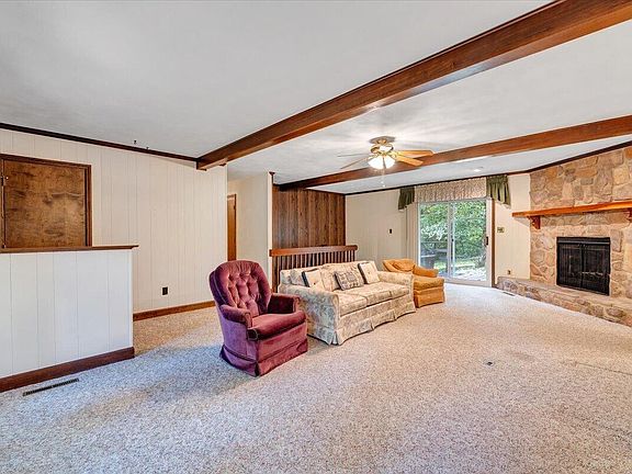 5th image of 219 Summer Cir