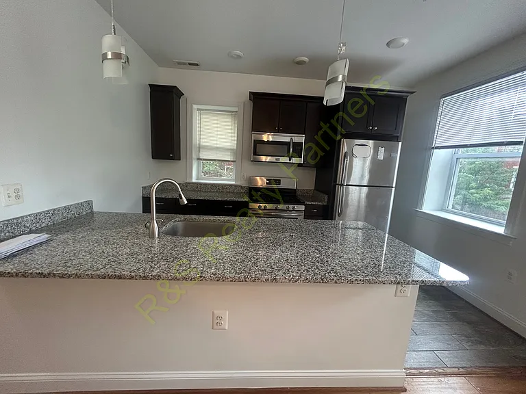301 E 29th St #2 — Photo 8