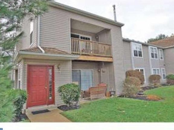 2nd image of 802 Briarwood Ct #802