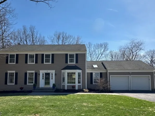 51 Winay Ter, Washington Twp., NJ 07853