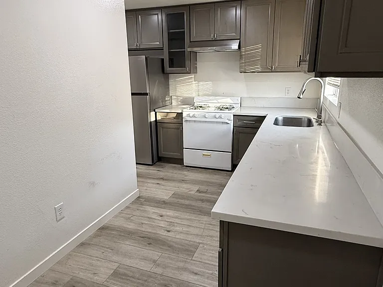 1394 Yucca Dr #C — Photo 16