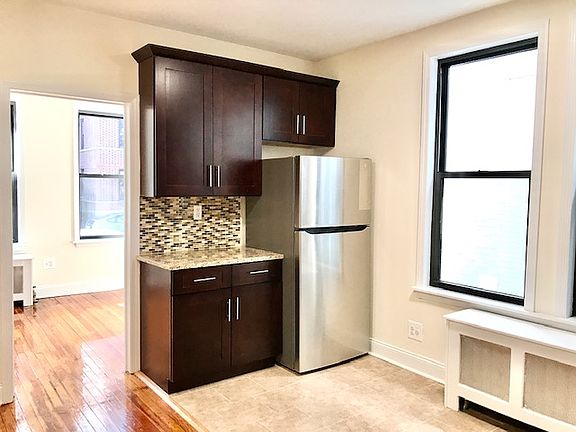 4th image of 31-51 33rd St #1F
