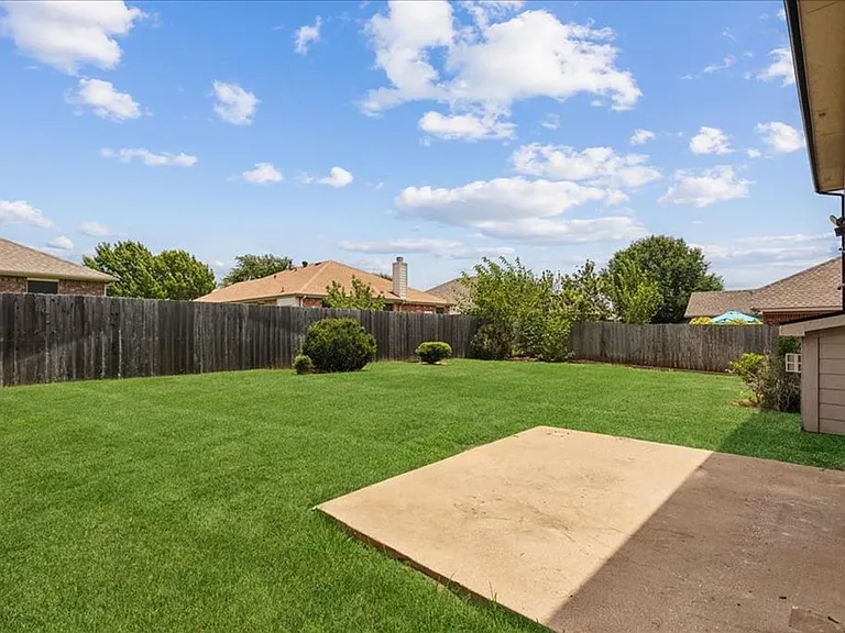 708 San Antonio Trl — Photo 37