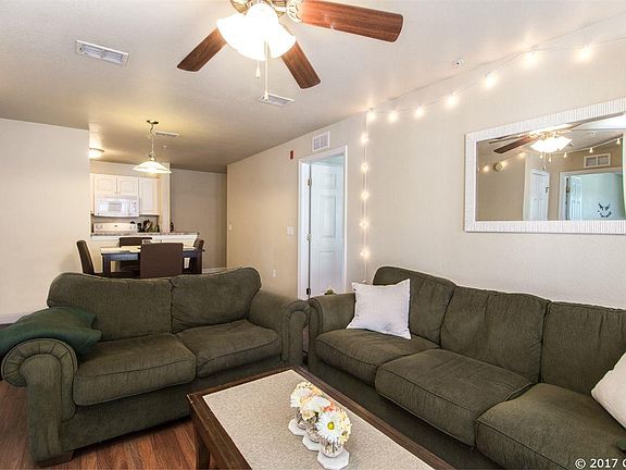 5th image of 921 SW Depot Ave APT 407
