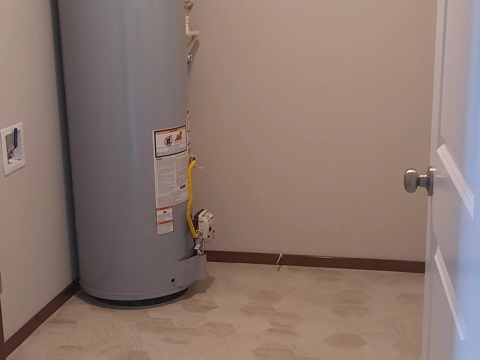 3 bed, 1216 sqft, $2,000 — Photo 2