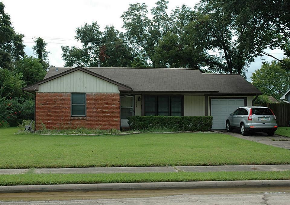1st image of 7438 Marinette Dr
