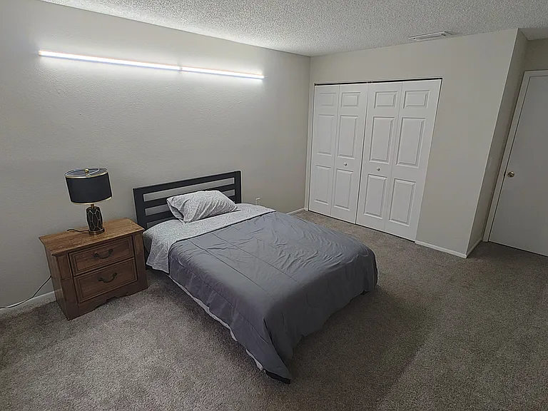 652 Kenwick Cir — Photo 2