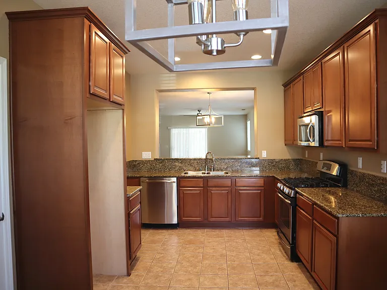 540 Needles Ct — Photo 12