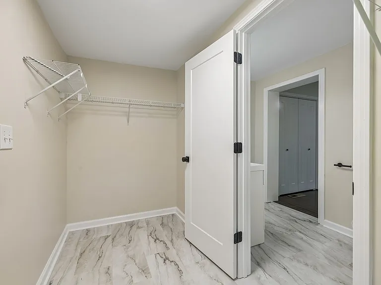 2208 Larimore Dr — Photo 7