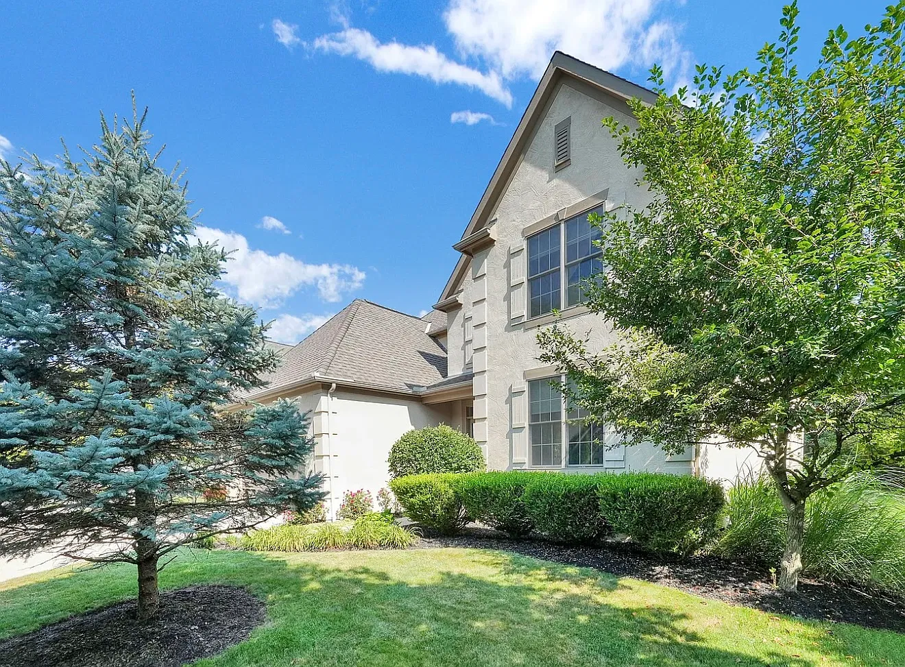 4 bed, 3700 sqft, $4,850 — Photo 4