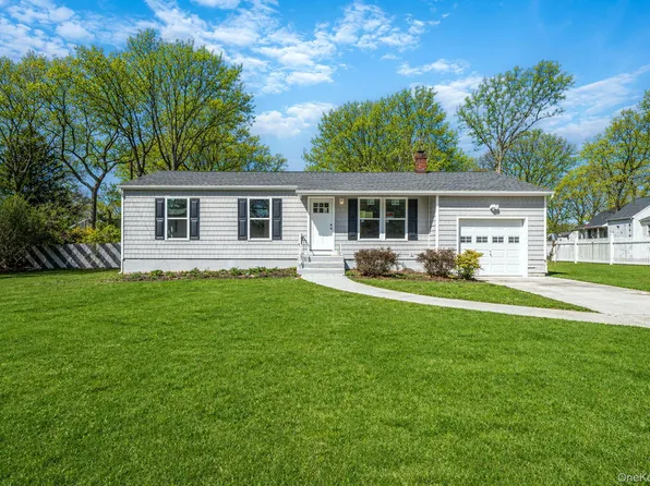 38 Hopes Avenue, Holtsville, NY 11742