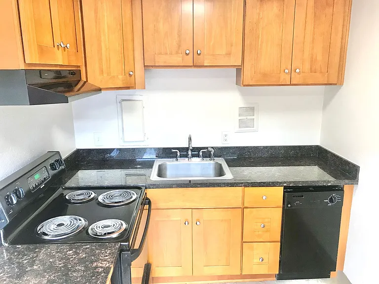 Mercer Vista Apartments — Photo 5