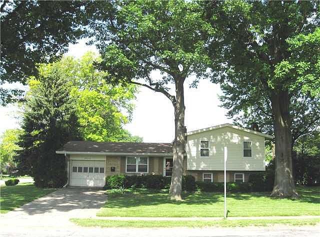 1st image of 2610 Parkwood Dr