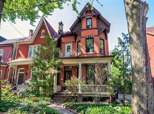 20 Sullivan St #1, Toronto, ON M5T 1B9