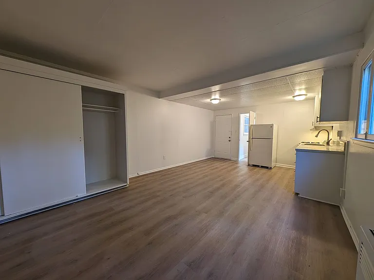 4221 Duquesne Ave — Photo 6