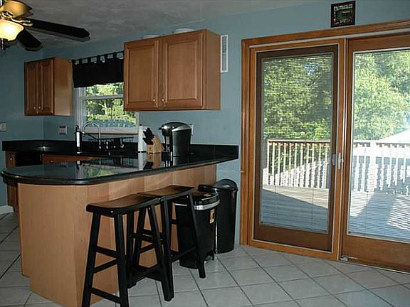 5th image of 216 Rosebriar Dr