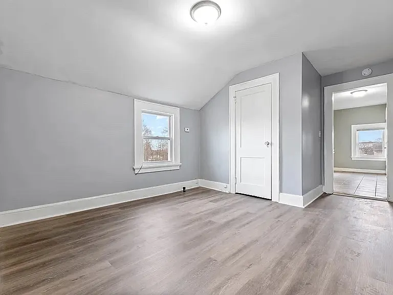 32 Llewellyn Ave #3 — Photo 8