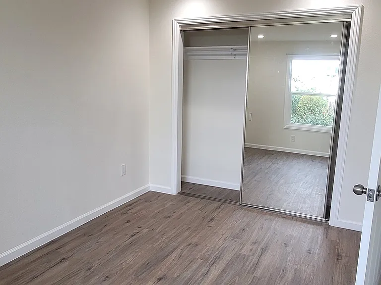 648A 10th Ave — Photo 2