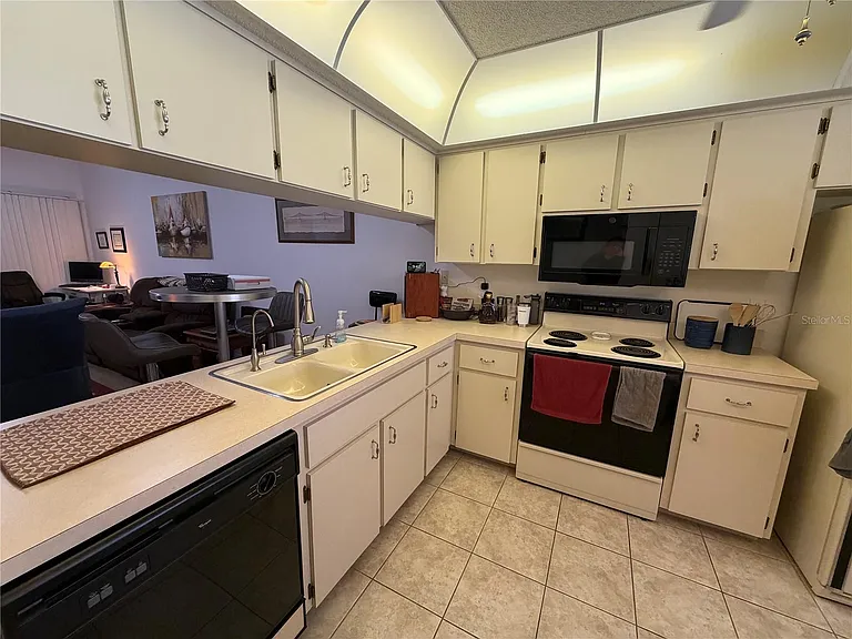 10512 Millriver Dr — Photo 6