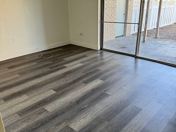 4th image of 7210 N Manhattan Ave #0
