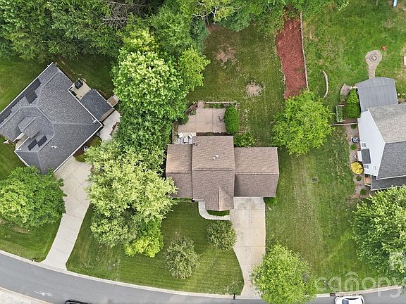 4th image of 470 Fox Ridge Ct