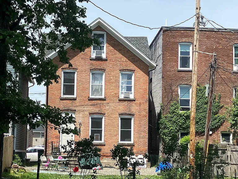 6 S Cedar St — Photo 43