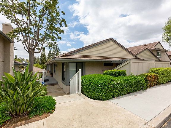2nd image of 2583 Sandpebble Ln