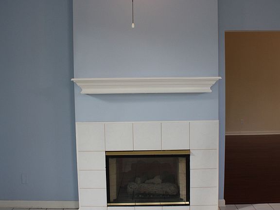 4th image of 1872 Wentworth Ln