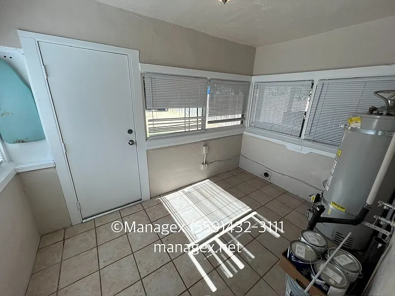 1011 3rd St — Photo 8