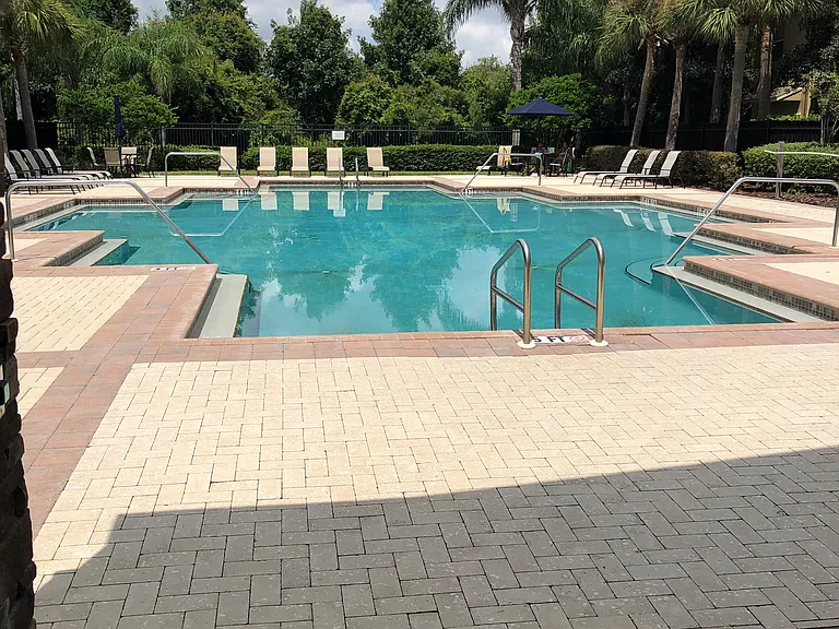 2750 Hampton Green Ln — Photo 20
