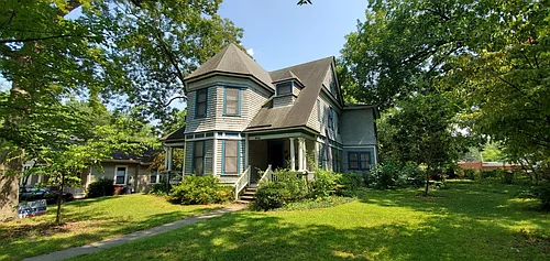 612 5th Ave Photo 1
