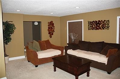 3rd image of 708 Woodstock Ln