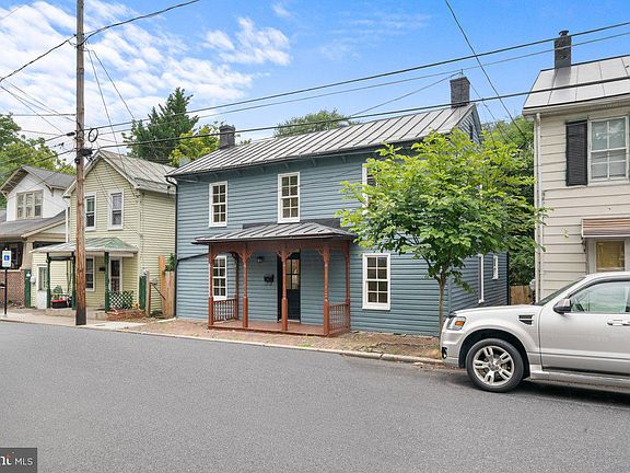 4th image of 21 E Germain St