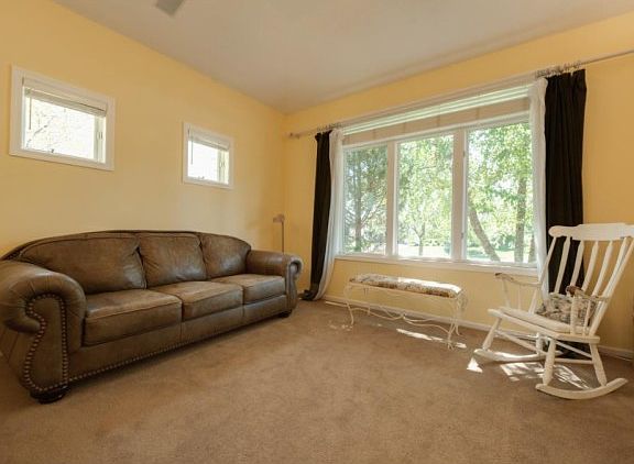5th image of 13686 Fleetwood Ave