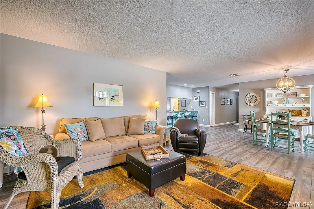 2 bed, 2.0 bath, 1492 sqft, $2,200 — Photo 2