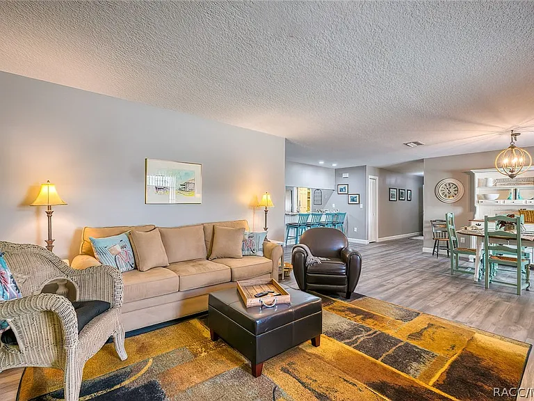 23 Dogwood Dr — Photo 2