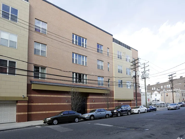 5005 Palisade Plaza — Photo 30