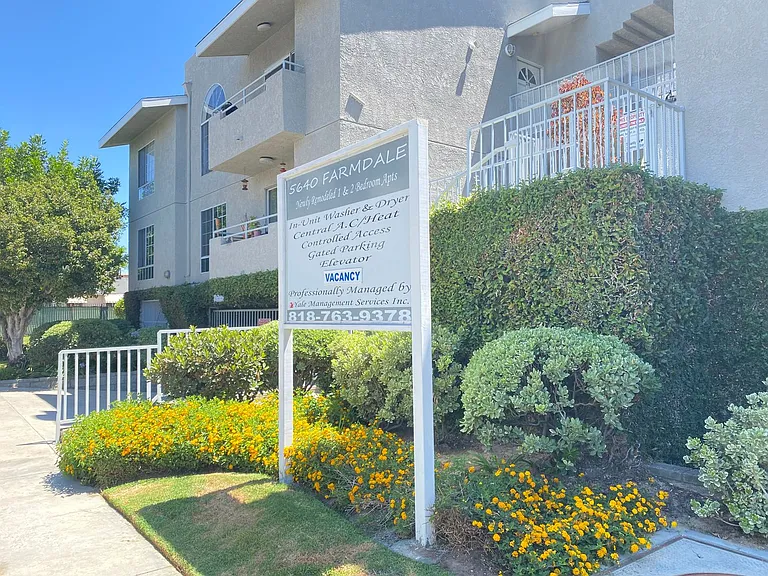 Farmdale Court Apartments — Photo 39