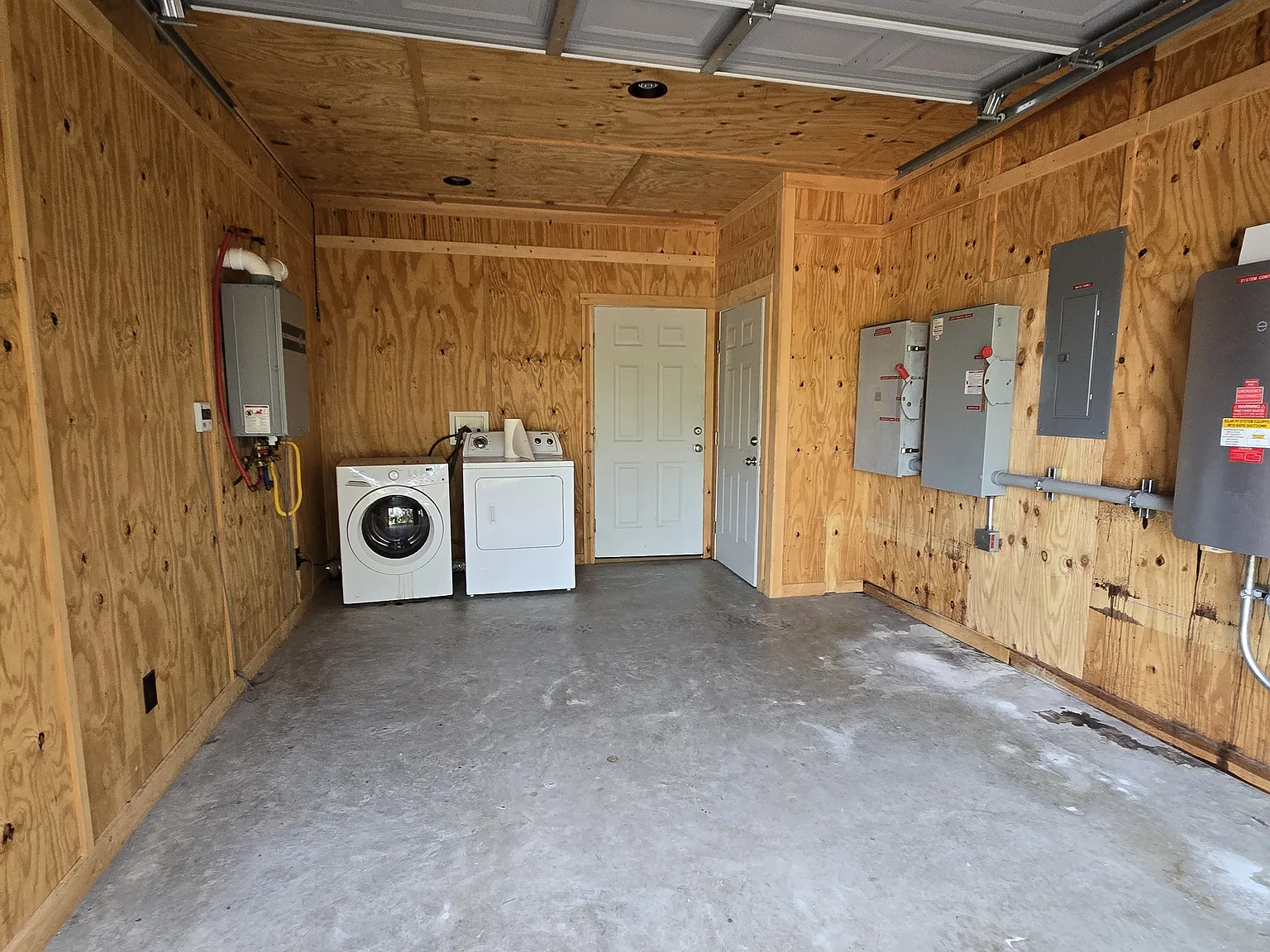 3 bed, 2.5 bath, 1850 sqft, $1,800 — Photo 3