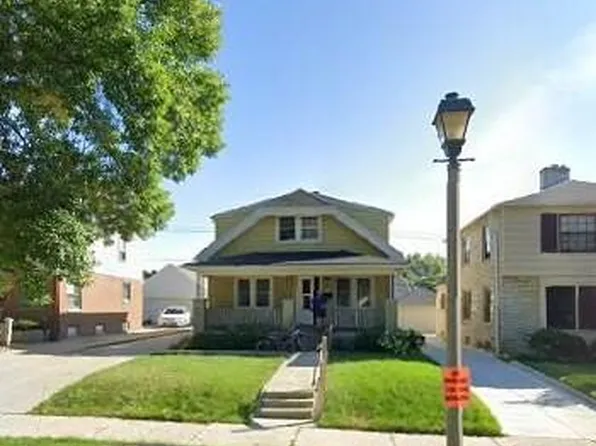 1615 E Beverly Rd, Village Of Shorewood, WI 53211
