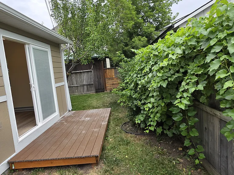 908 W Beall St — Photo 16