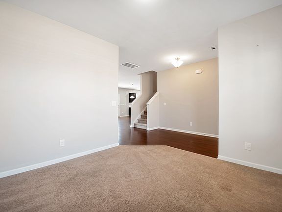 4th image of 521 Rock Island Way