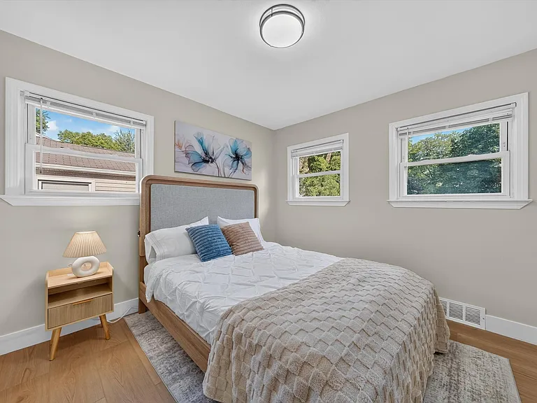 2115 E Hudson Ave — Photo 39