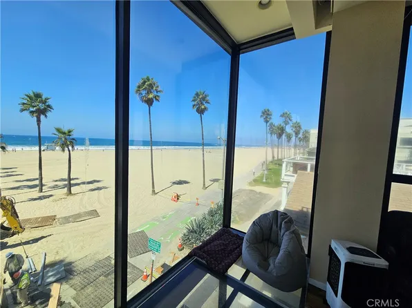 3009 Ocean Front Walk, Venice, CA 90291